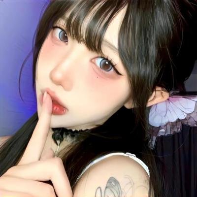 弱比少男闯女校